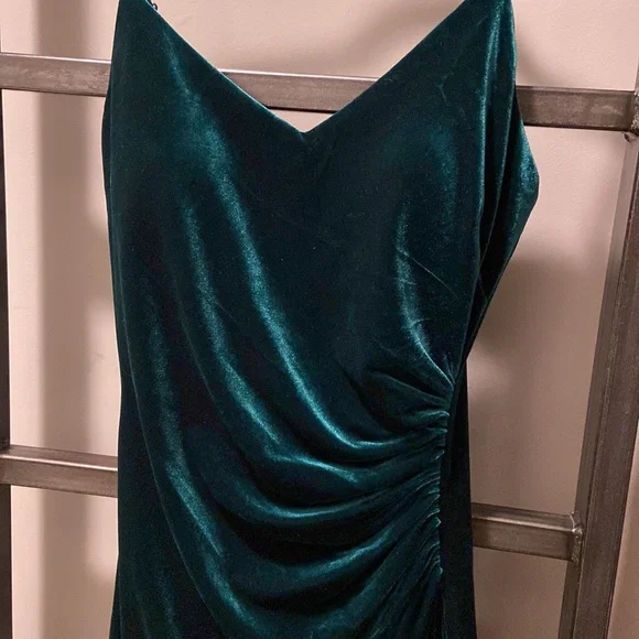 Velvet green full length Vince Camuto dress formal prom - Picture 3 of 6